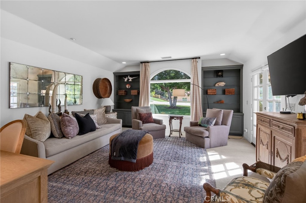 1353 Rimroad Riverside, CA 92506 - Photo 12 of 52