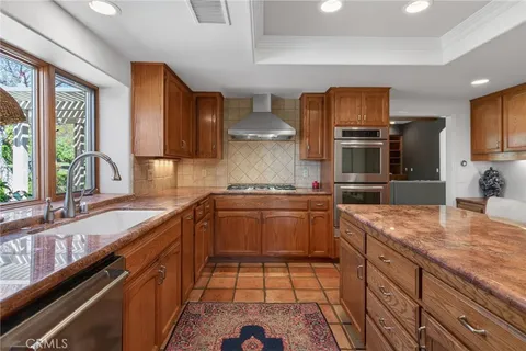 $1,295,000 | 1353 Rimroad, Riverside, CA 92506