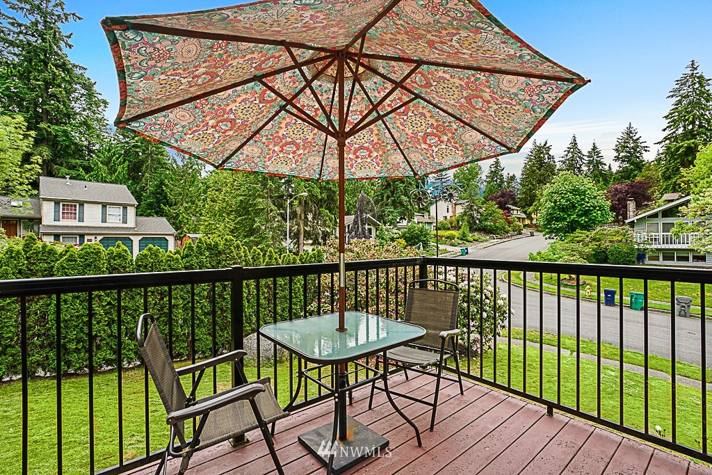 2806 183rd Avenue Northeast Redmond, WA 98052 - Photo 30 of 40 a view of a chair and table on the deck