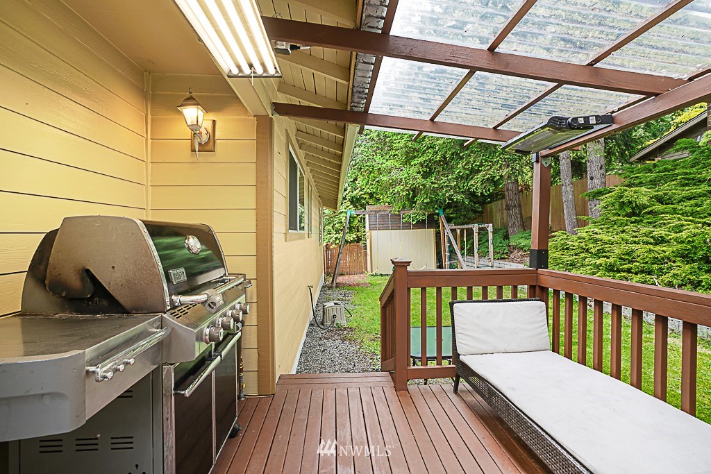 2806 183rd Avenue Northeast Redmond, WA 98052 - Photo 32 of 40 a view of a balcony with chairs