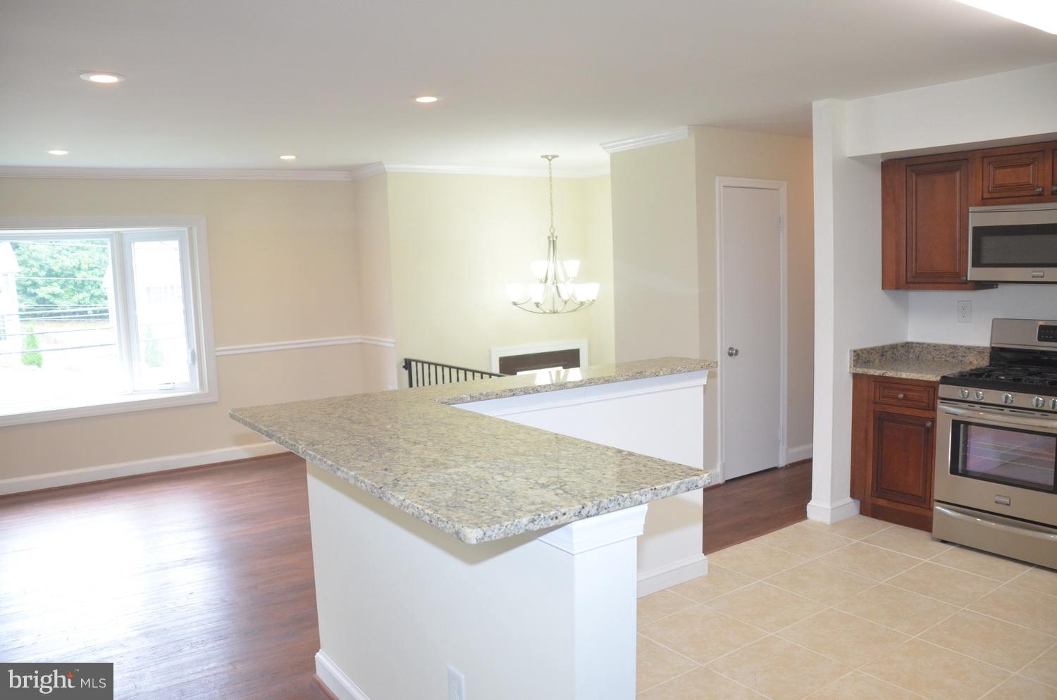 7002 Riverdale Road Lanham, MD 20706 - Photo 4 of 29 Interior (General)