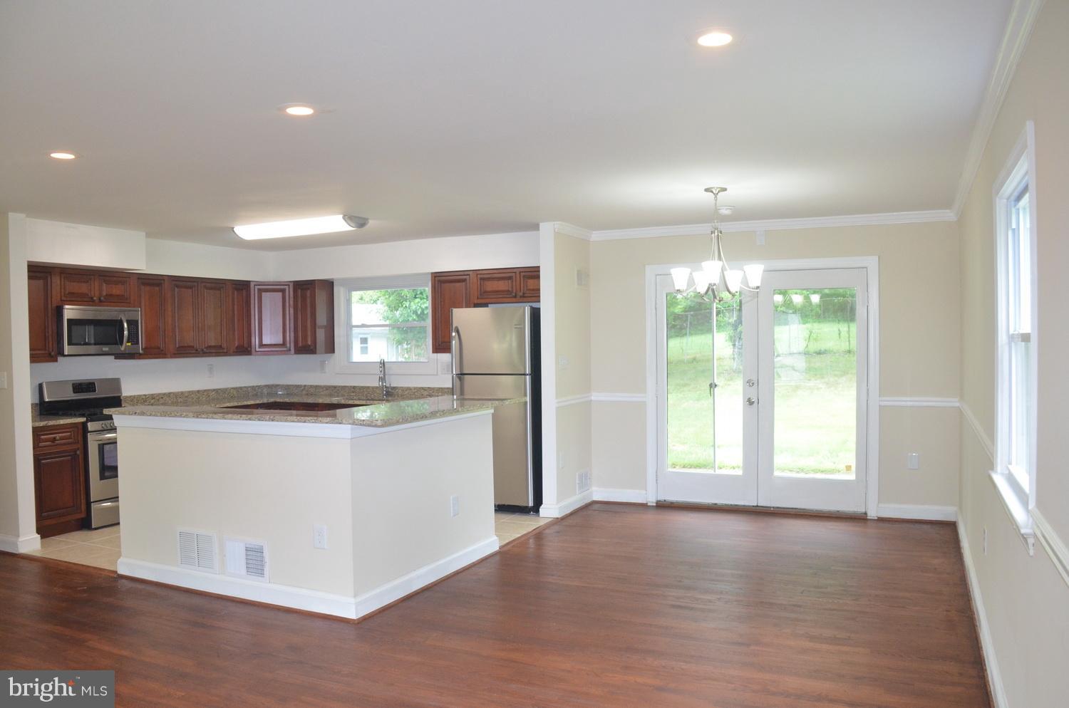 7002 Riverdale Road Lanham, MD 20706 - Photo 7 of 29 Interior (General)