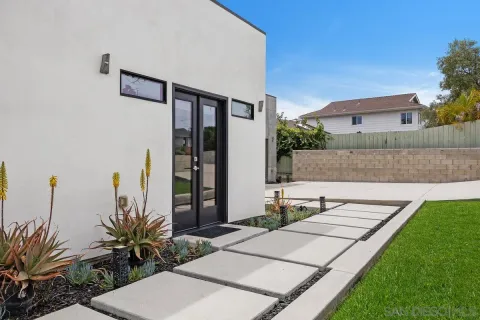 $2,995,000 | 427 Hilmen Place, Solana Beach, CA 92075
