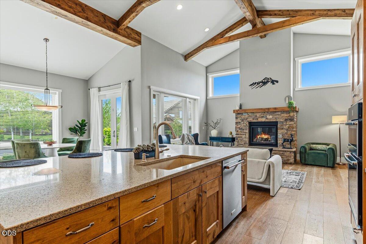 61333 Kindle Rock Loop Bend, OR 97702 - Photo 24 of 53