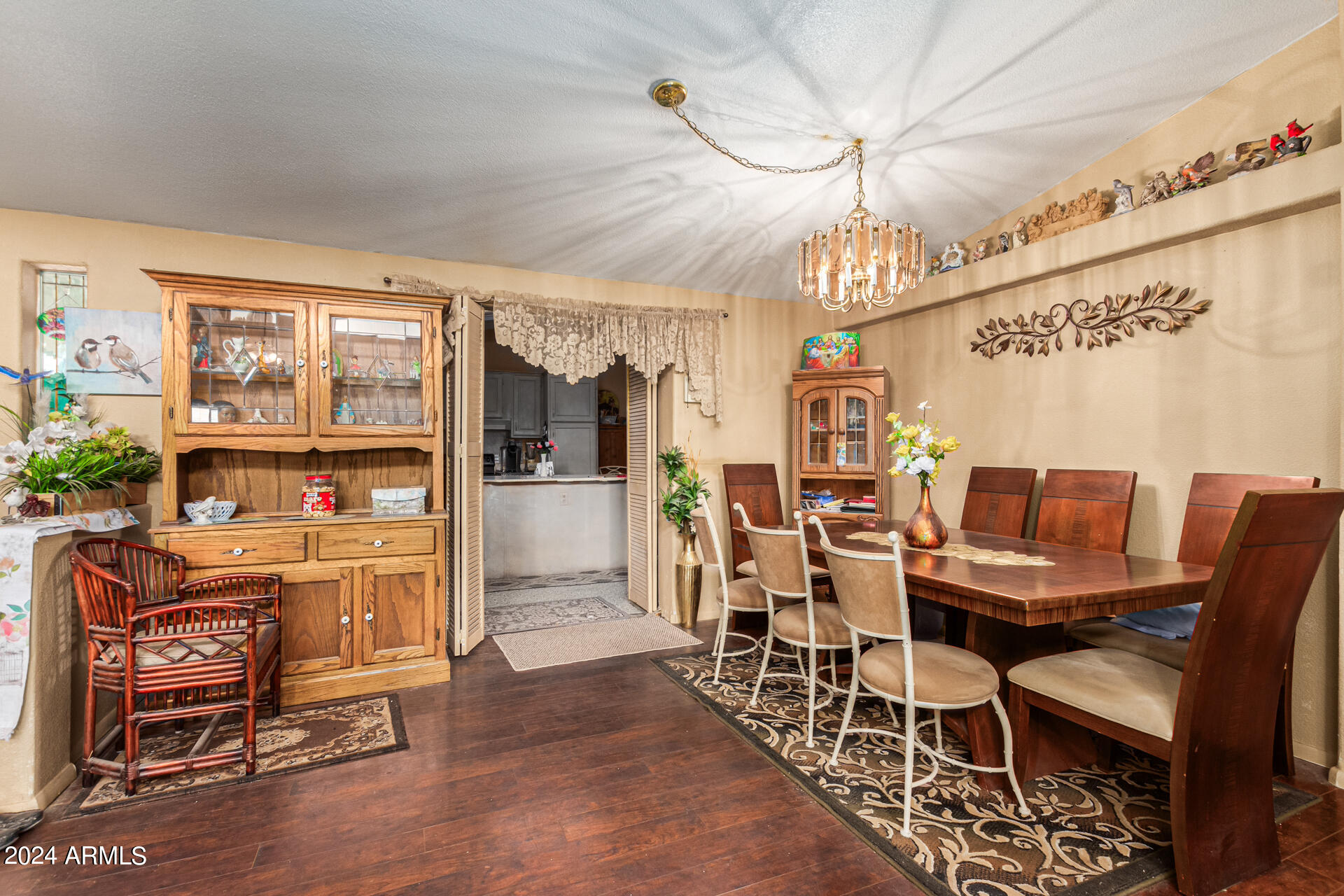 562 North Vista Road Apache Junction, AZ 85119 - Photo 4 of 25 0006-04 - Vista