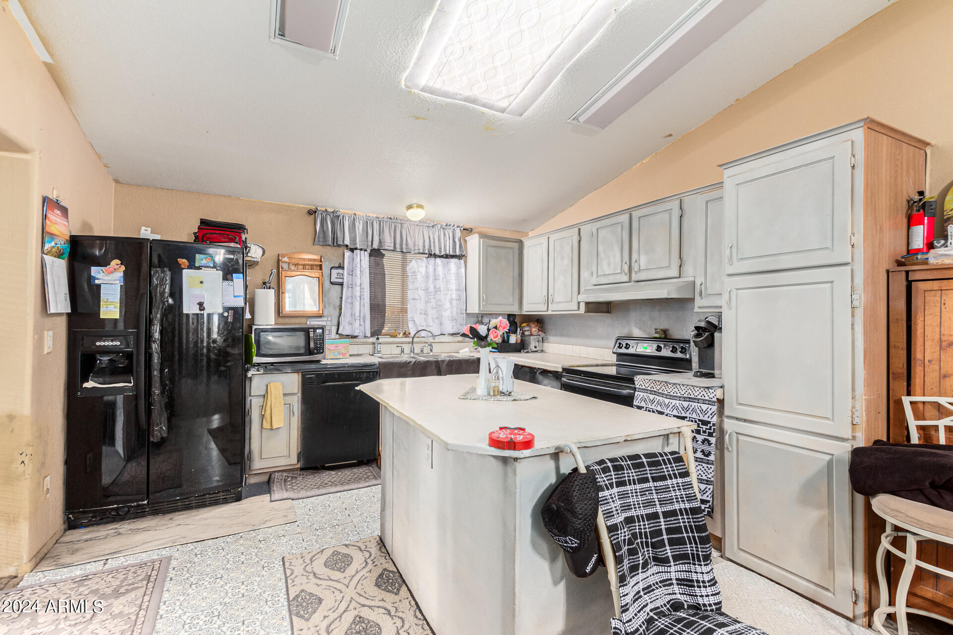 562 North Vista Road Apache Junction, AZ 85119 - Photo 10 of 25 0012-10 - Vista
