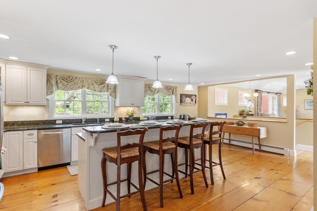 19 Maple Road Chelmsford, MA 01824 - Photo 11 of 37