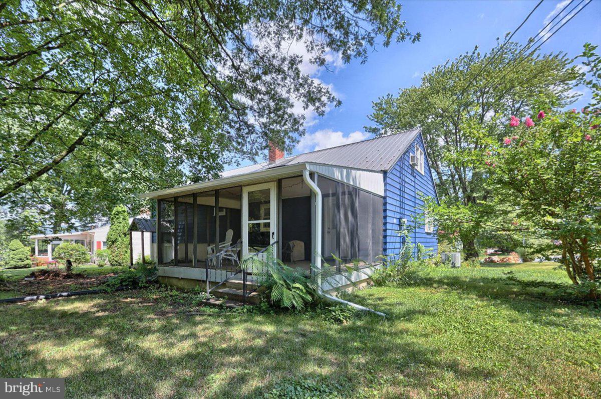 522 Blanchester Road Harrisburg, PA 17112 - Photo 3 of 17 Gallery Image 3