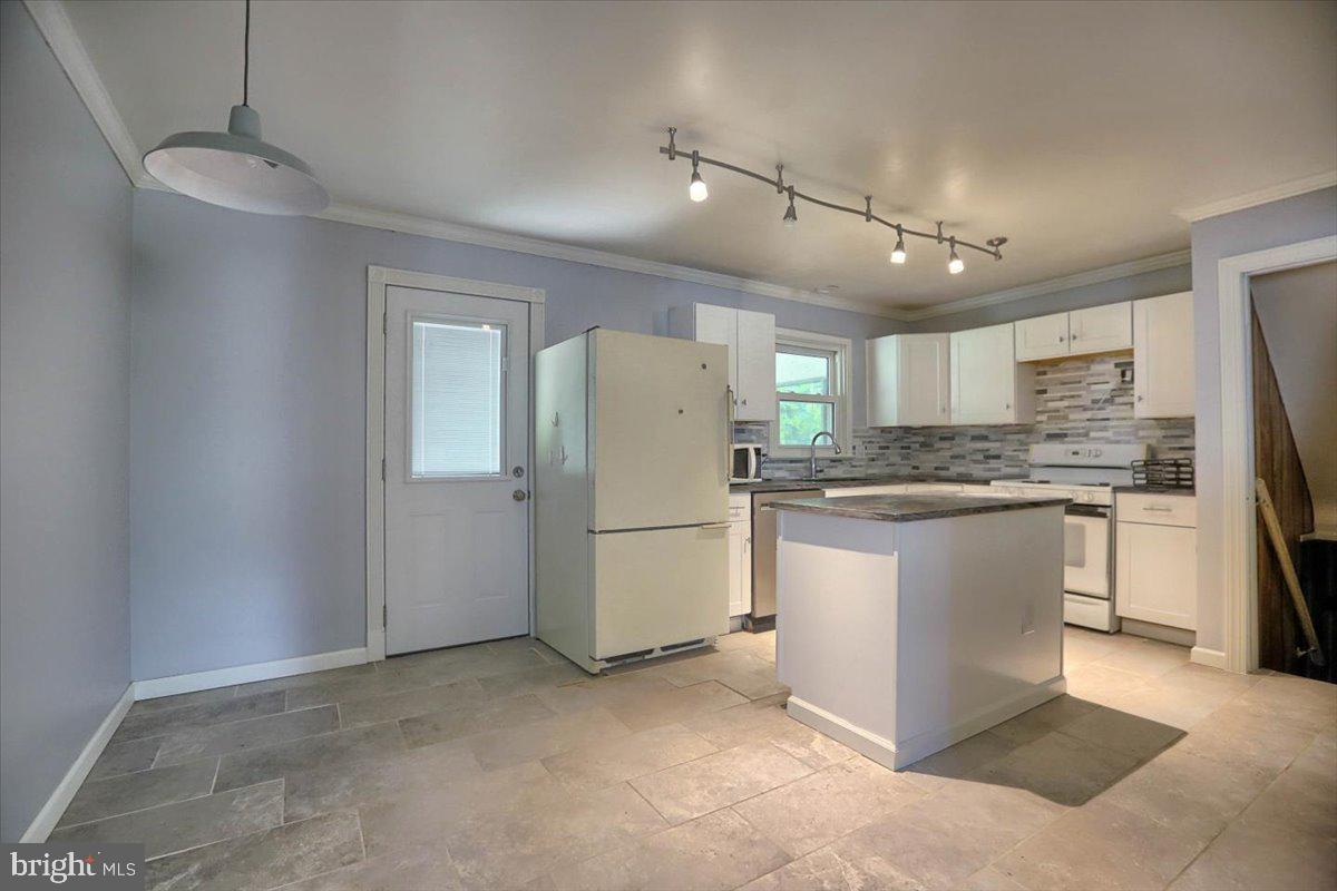 522 Blanchester Road Harrisburg, PA 17112 - Photo 8 of 17 Gallery Image 8