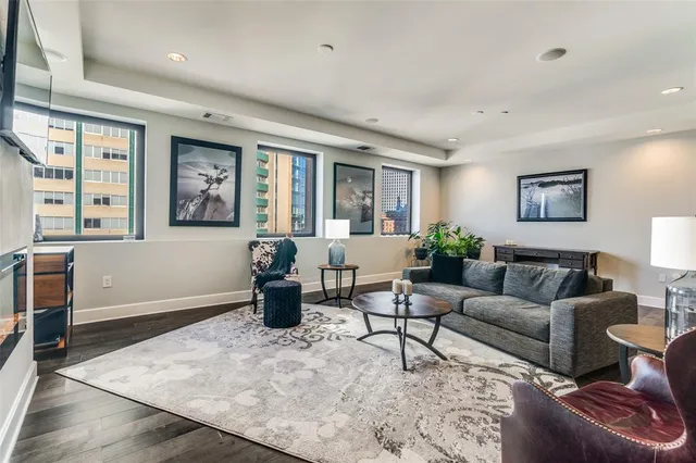 $3,950 | 1505 Elm Street, Unit 1504, Dallas, TX 75201