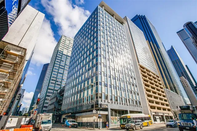 $3,950 | 1505 Elm Street, Unit 1504, Dallas, TX 75201