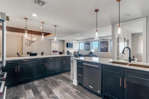 $3,850 | 1505 Elm Street, Unit 1504, Dallas, TX 75201