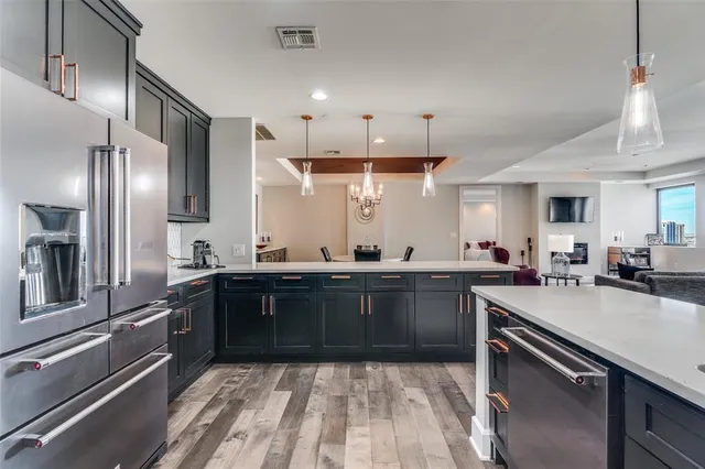 $3,950 | 1505 Elm Street, Unit 1504, Dallas, TX 75201