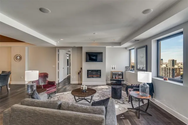 $3,950 | 1505 Elm Street, Unit 1504, Dallas, TX 75201