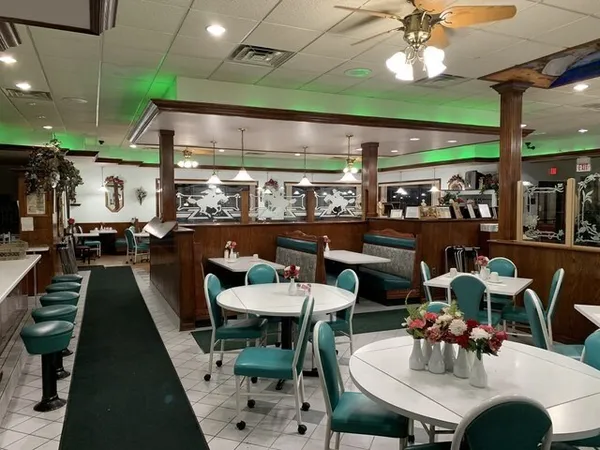 $1,200,000 | 900 North Union Street, Dwight, IL 60420