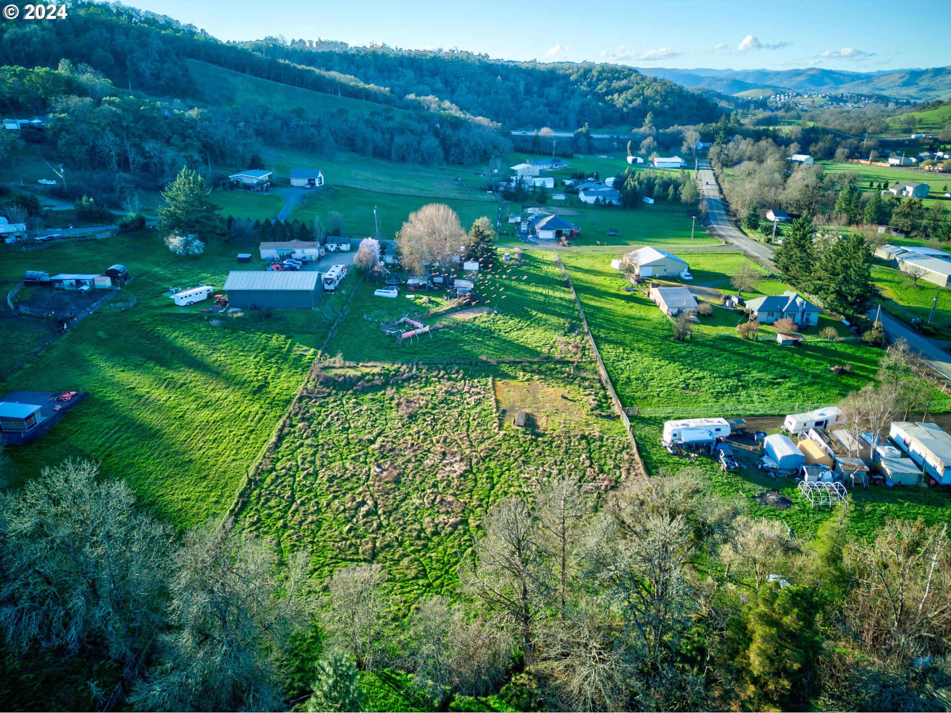 581 Glengary Loop Road Roseburg, OR 97470 - Photo 2 of 12 Gallery Image 2