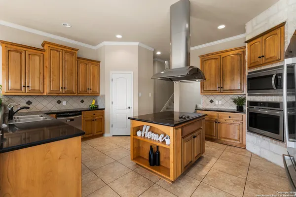 $779,500 | 140 Legacy Trail Drive, La Vernia, TX 78121