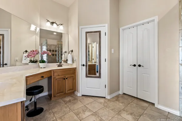 $779,500 | 140 Legacy Trail Drive, La Vernia, TX 78121