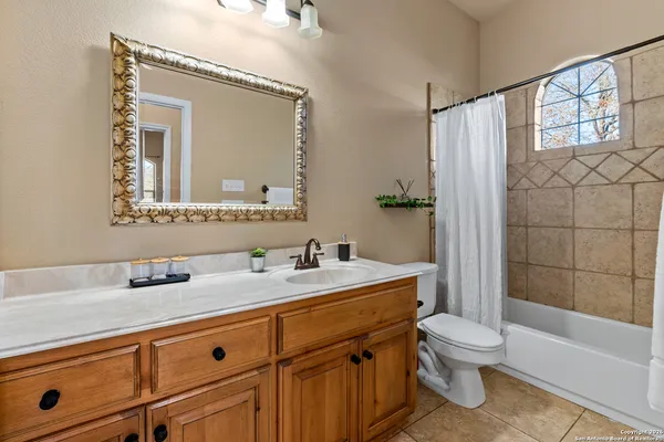 $779,500 | 140 Legacy Trail Drive, La Vernia, TX 78121