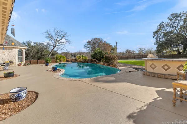 $779,500 | 140 Legacy Trail Drive, La Vernia, TX 78121