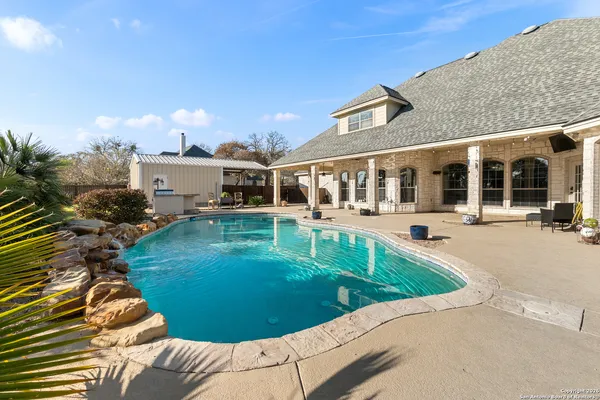 $779,500 | 140 Legacy Trail Drive, La Vernia, TX 78121