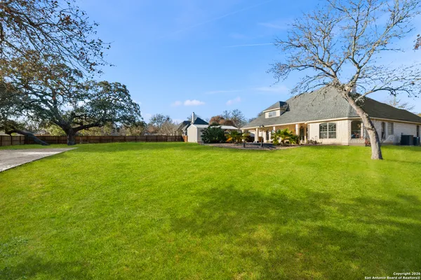 $779,500 | 140 Legacy Trail Drive, La Vernia, TX 78121