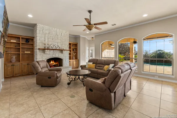 $779,500 | 140 Legacy Trail Drive, La Vernia, TX 78121