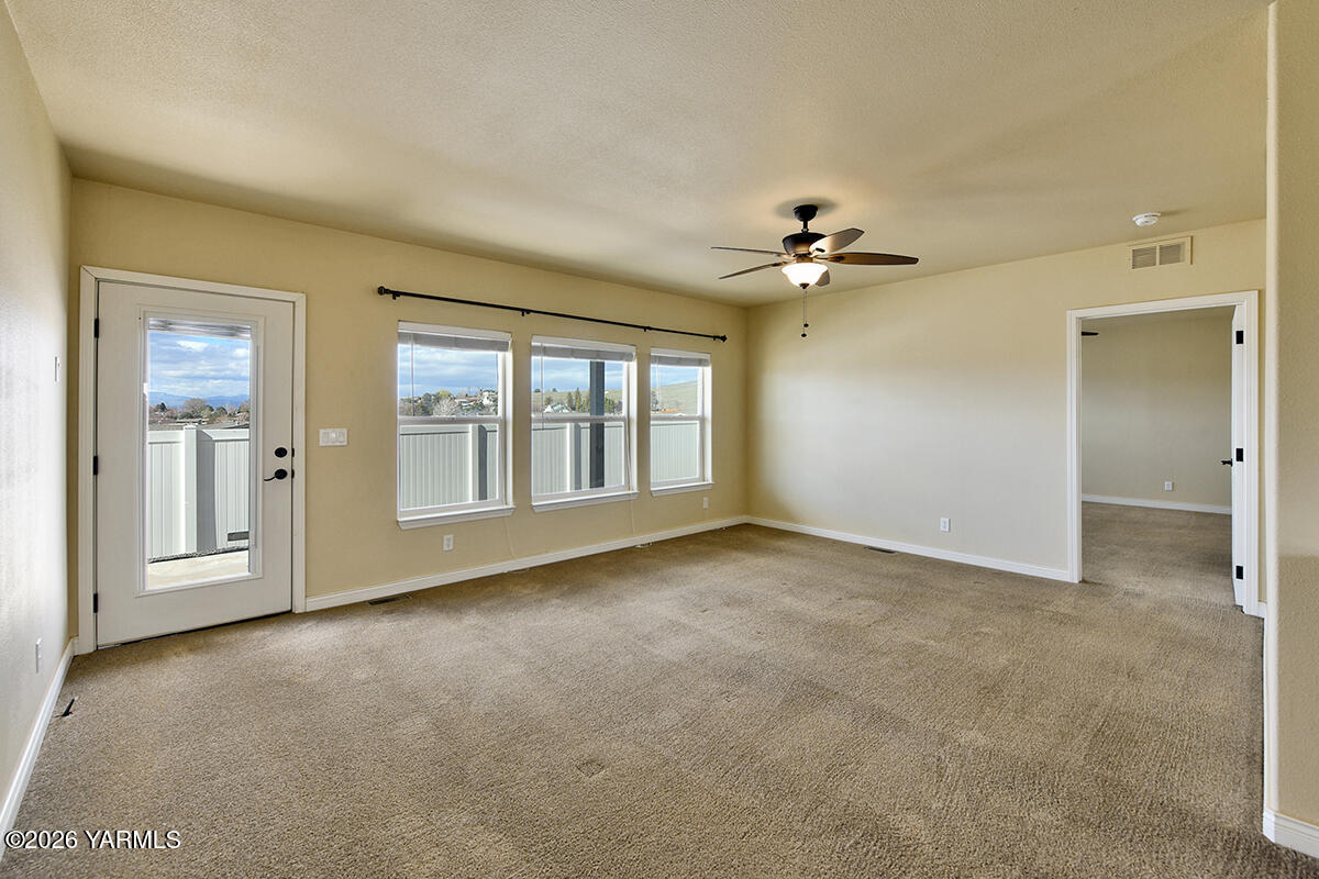 200 Bridle Way, Unit 284 Yakima, WA 98901 - Photo 3 of 16 DSC_7440