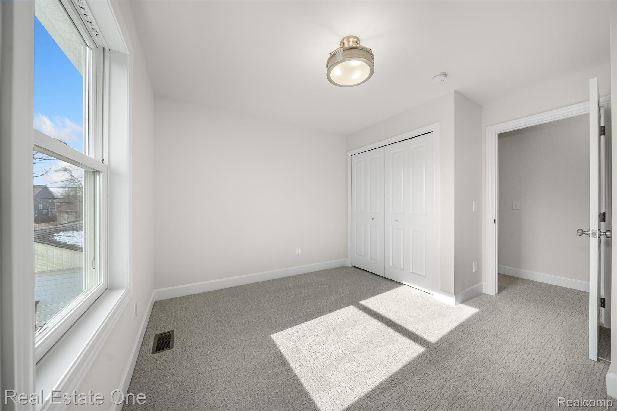3169 Cumberland Road Berkley, MI 48072 - Photo 20 of 36 3 of 4 large bedrooms