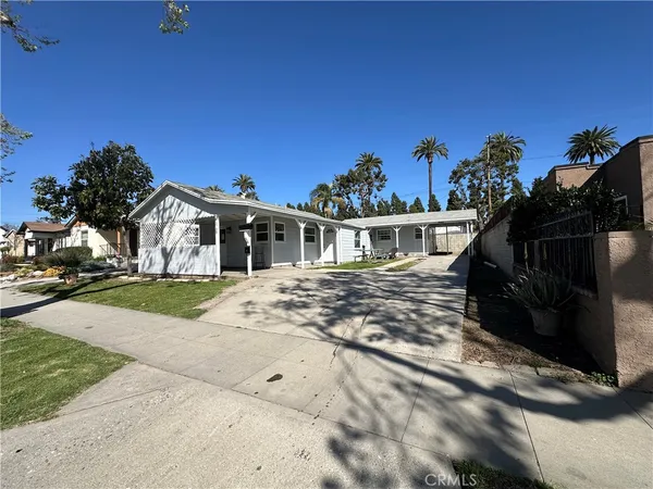 a view of house and outdoor space