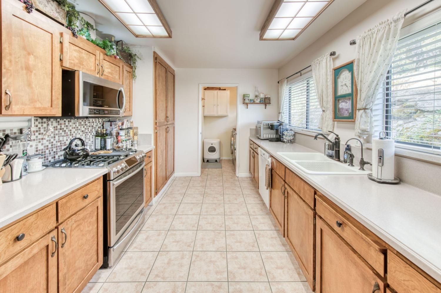 29559 Revis Road Coarsegold, CA 93614 - Photo 13 of 68 Gallery Image 13