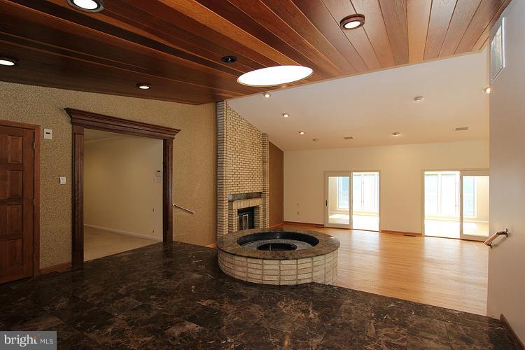 11107 Glen Road Potomac, MD 20854 - Photo 1 of 30 Interior (General)