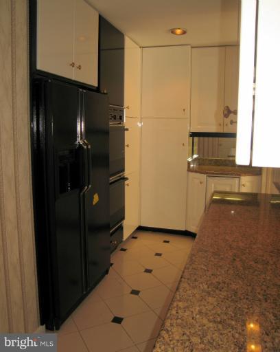 11107 Glen Road Potomac, MD 20854 - Photo 24 of 30 Kitchen