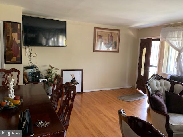 1087 Ruatan Street Silver Spring, MD 20903 - Photo 5 of 17 Gallery Image 5