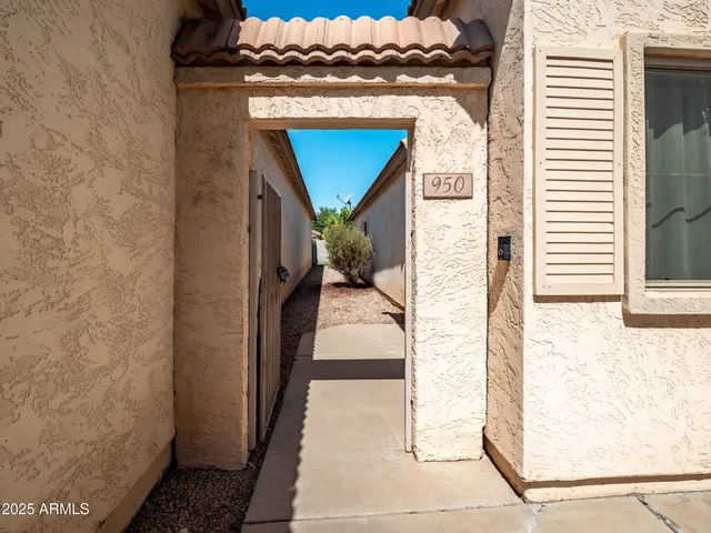 $415,000 | 950 South Tucana Lane, Gilbert, AZ 85296