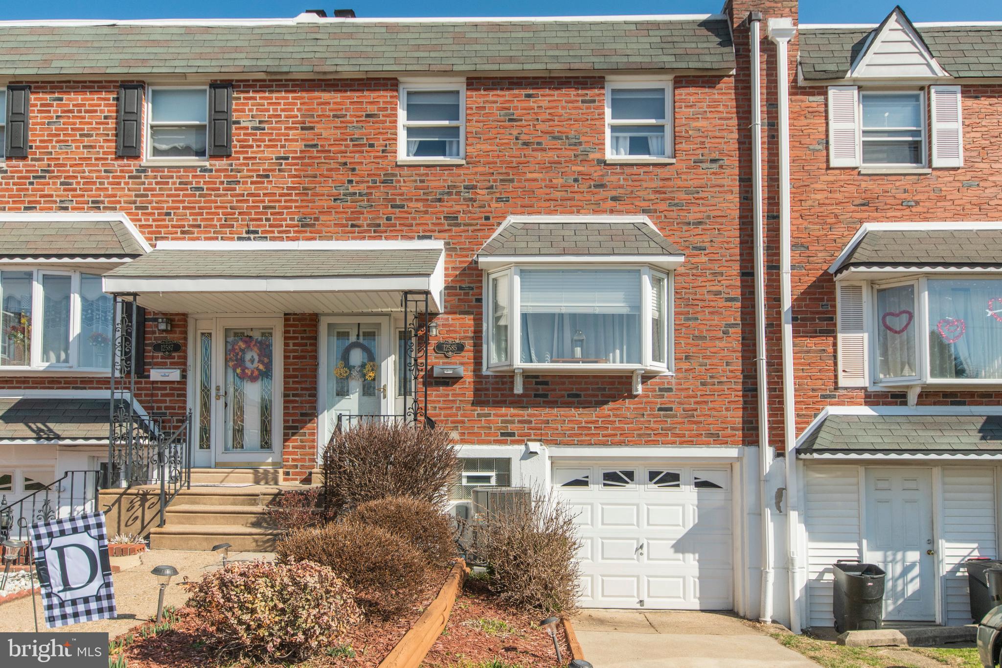 12585 Chilton Road Philadelphia, PA 19154 - Photo 1 of 33