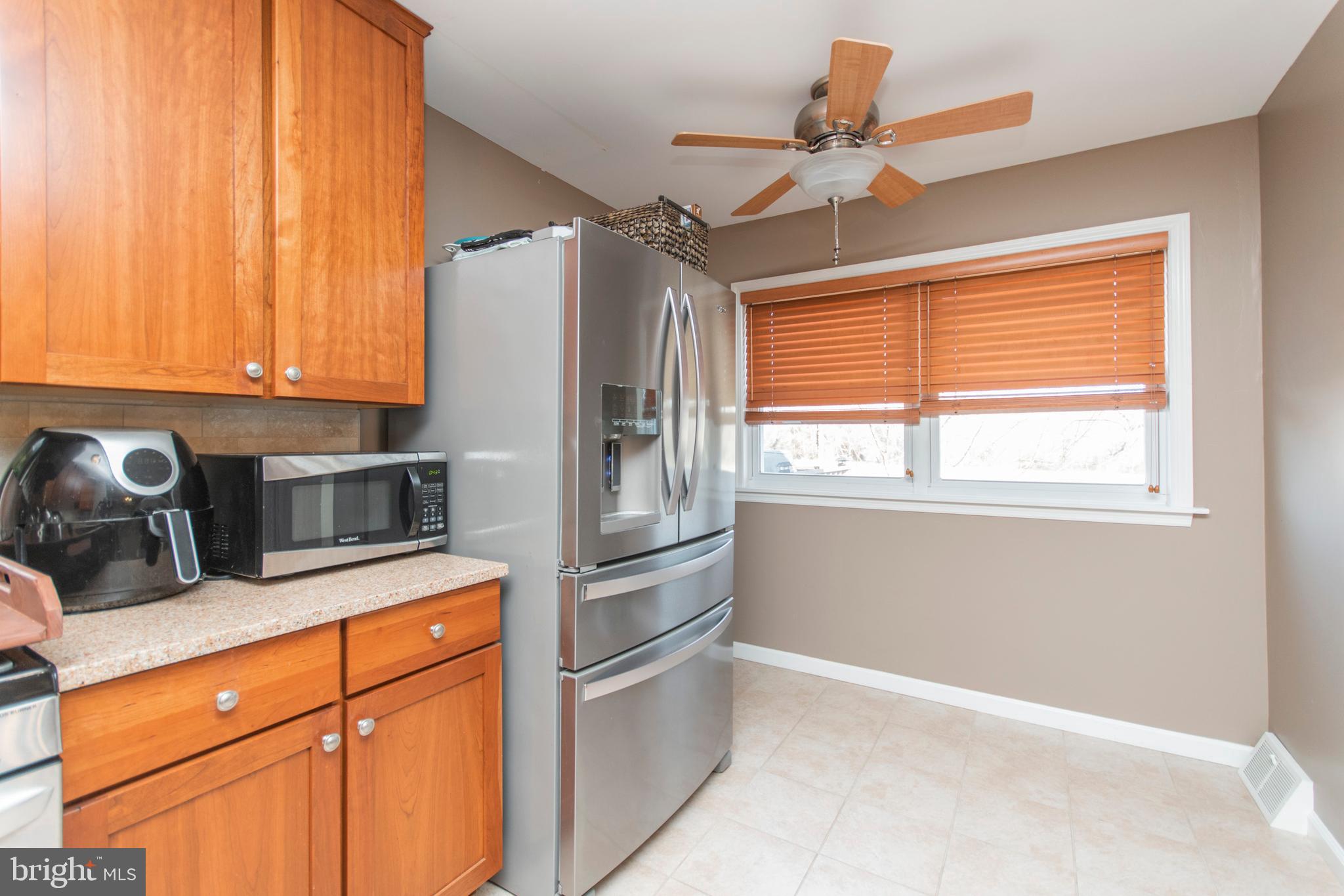 12585 Chilton Road Philadelphia, PA 19154 - Photo 11 of 33