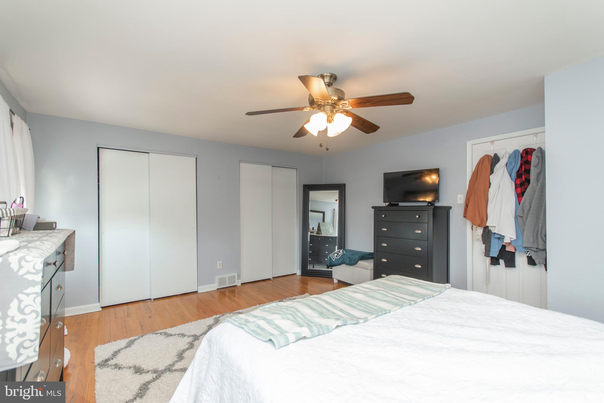 12585 Chilton Road Philadelphia, PA 19154 - Photo 13 of 33