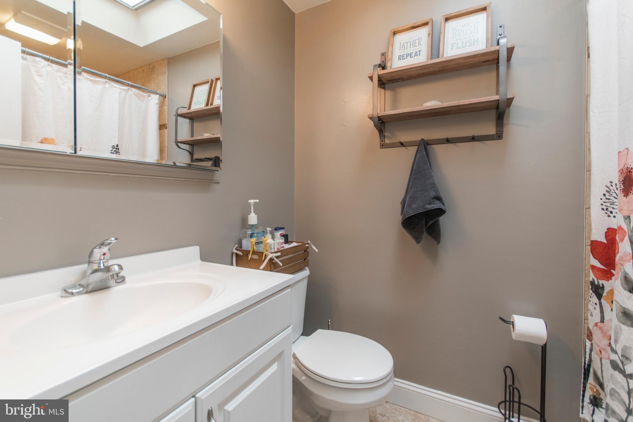 12585 Chilton Road Philadelphia, PA 19154 - Photo 15 of 33