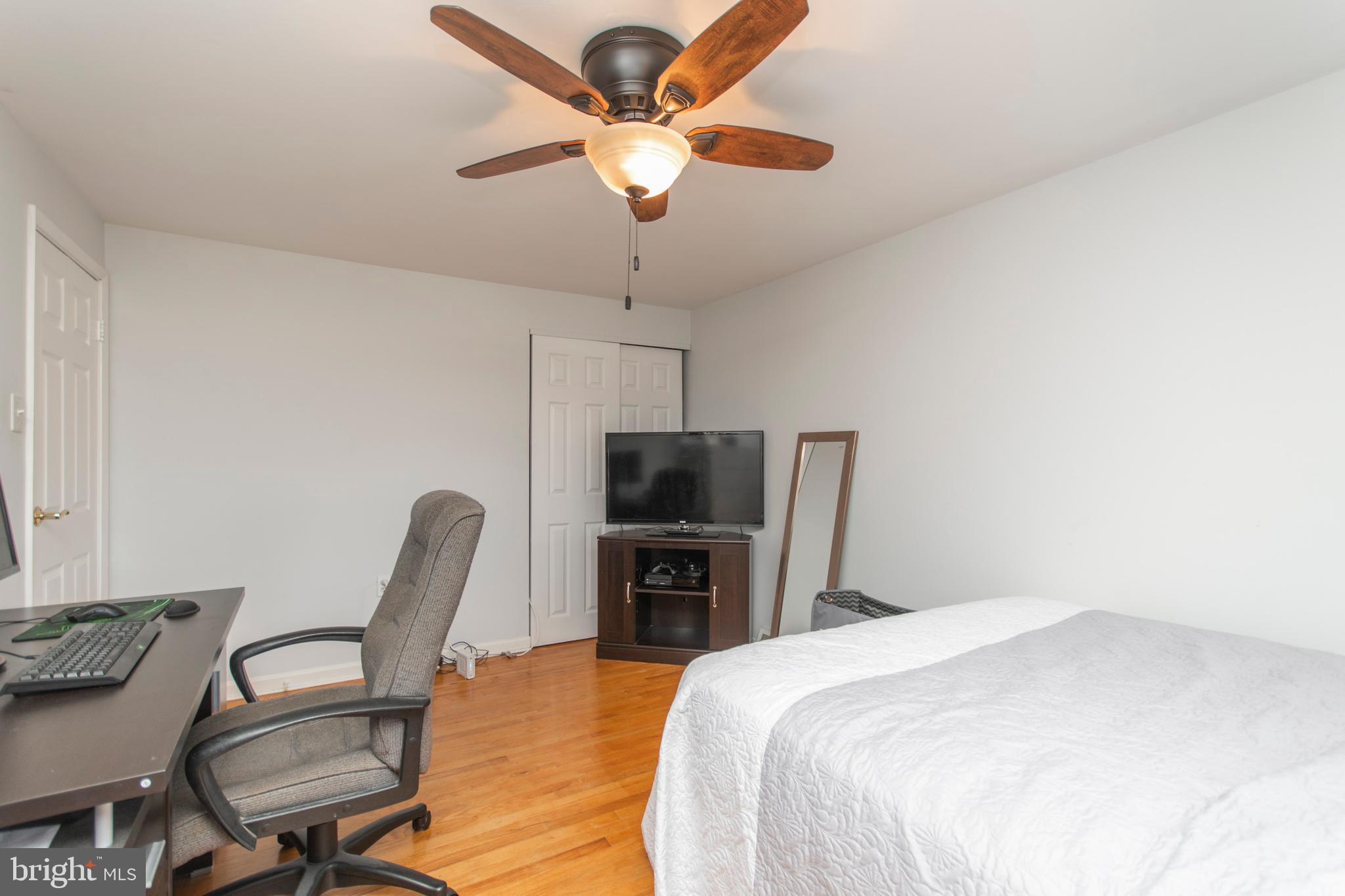 12585 Chilton Road Philadelphia, PA 19154 - Photo 22 of 33