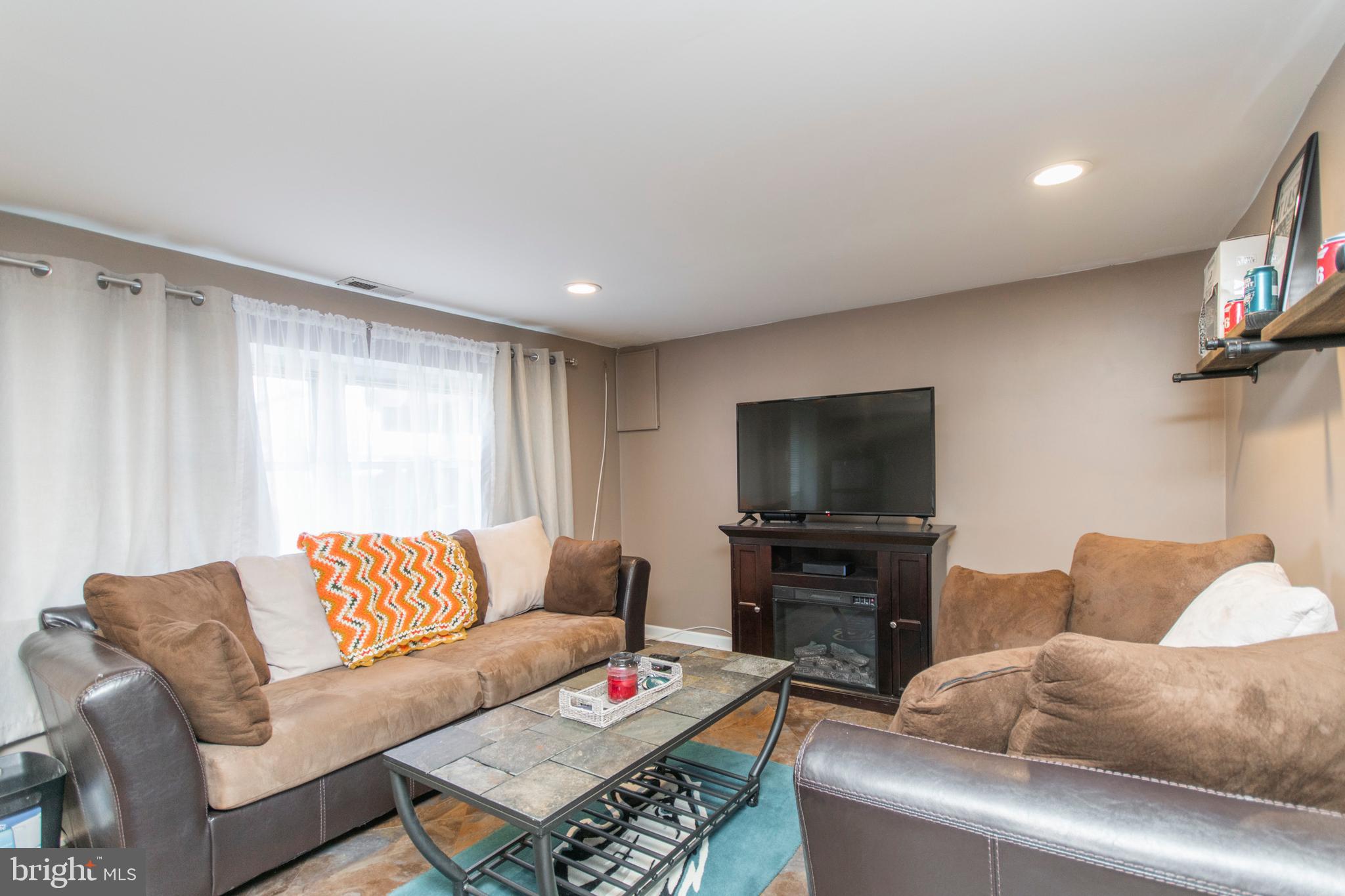 12585 Chilton Road Philadelphia, PA 19154 - Photo 24 of 33