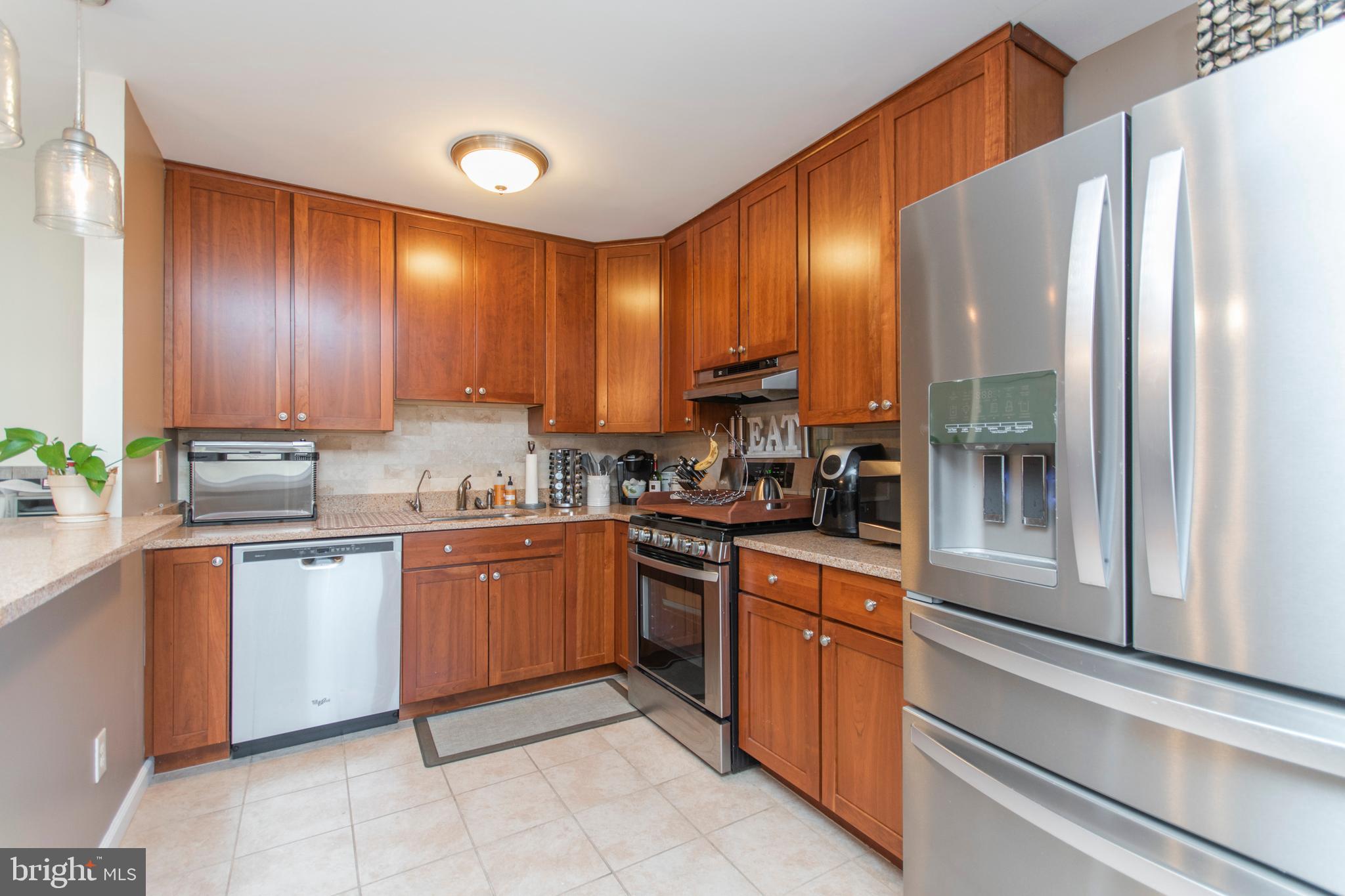 12585 Chilton Road Philadelphia, PA 19154 - Photo 8 of 33