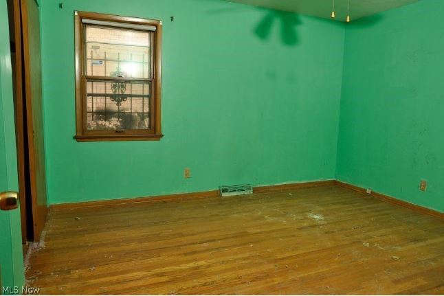 4696 Lee Road Cleveland, OH 44128 - Photo 5 of 10 Gallery Image 5