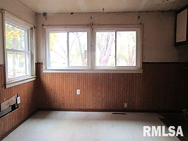 419 East Walnut Street Washburn, IL 61570 - Photo 12 of 17