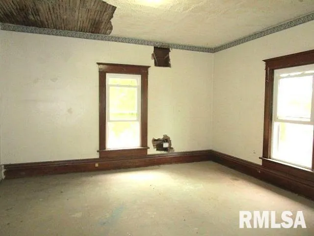 $69,900 | 419 East Walnut Street, Washburn, IL 61570