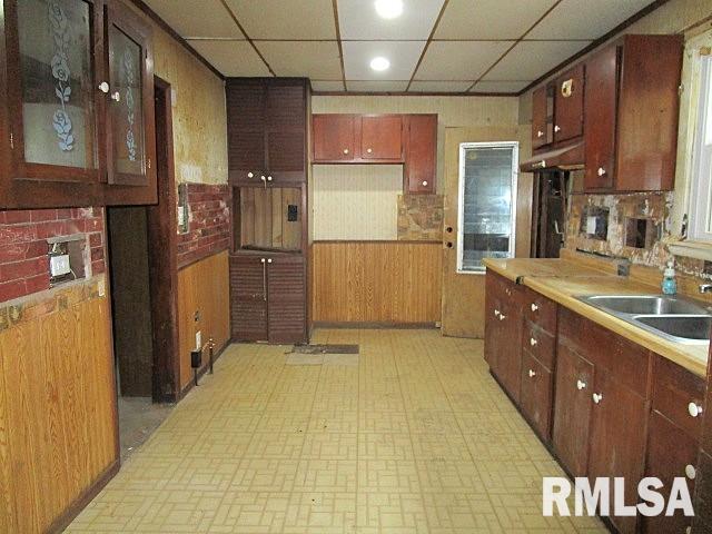 419 East Walnut Street Washburn, IL 61570 - Photo 10 of 17