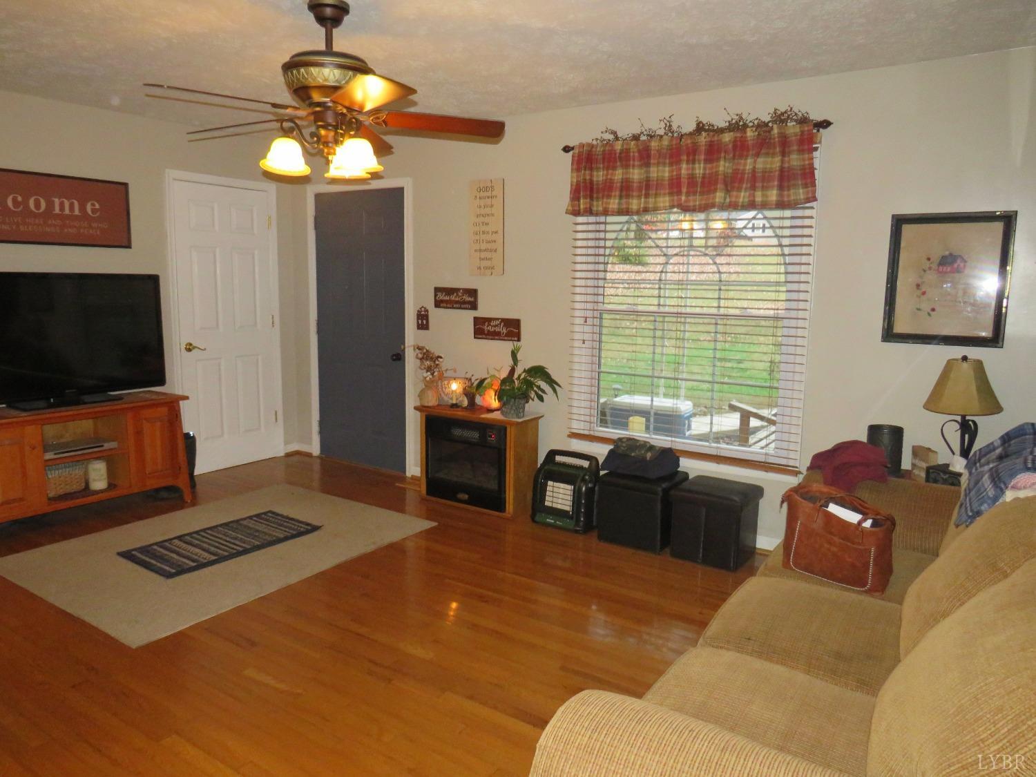 65 Gibson Road Altavista, VA 24517 - Photo 5 of 42 Gallery Image 5