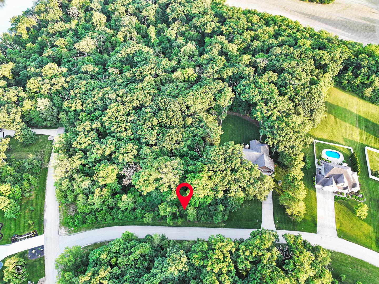 1268 Deer Path Kankakee, IL 60901 - Photo 13 of 14 a view of a flower arrangement in a garden