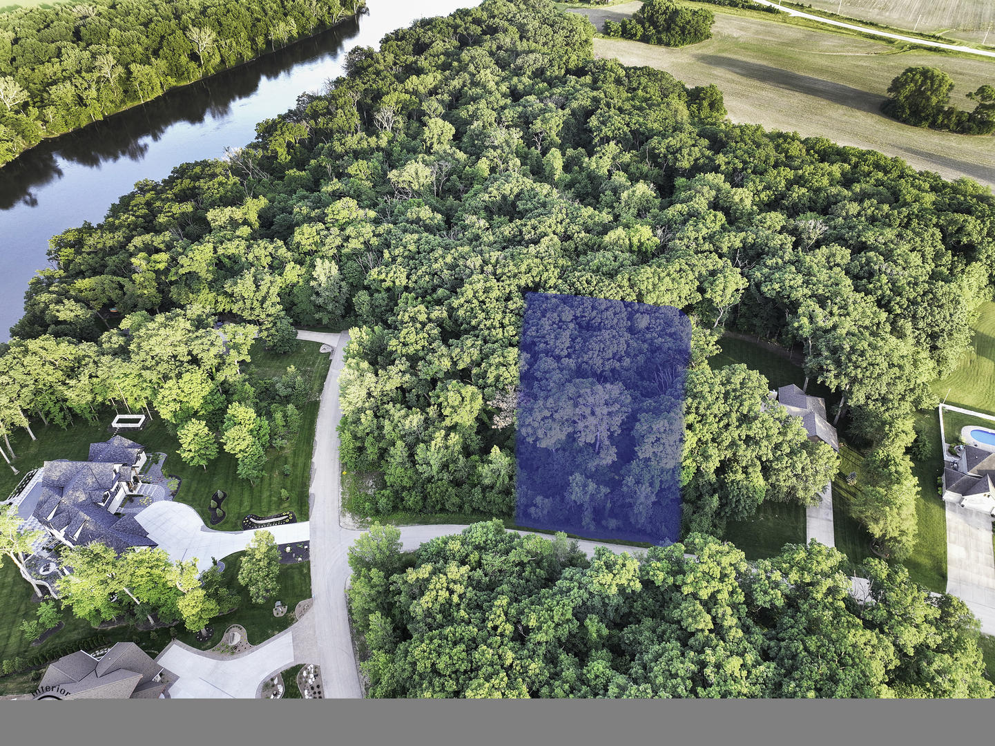 1268 Deer Path Kankakee, IL 60901 - Photo 10 of 14 a view of a garden