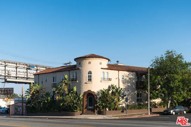 $1,900 | 5320 West Olympic Boulevard, Unit 7, Los Angeles, CA 90036